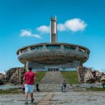 Културен паметник в България, кулата на Бузлуджа, символ на социалистическата история.