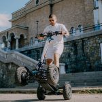Пързаляне с електрически тротинетки в Hillview Bulgaria, туристическа атракция в България.