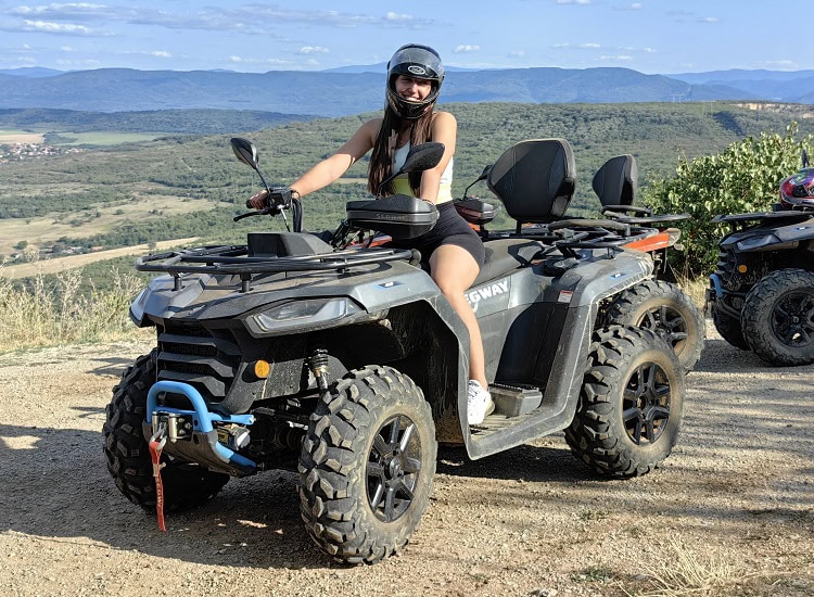 Каране с ATV в България, планинска природа, активен туризъм, Hillview Bulgaria, приключения, турове, забавление.